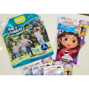 Bag O’ Bubbles- Bubble Concentrate Makes 5L + 4 Gabbys Dollhouse Bubble Gloves